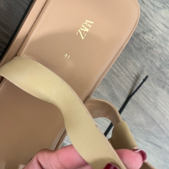 Zara Leather Embellished Flatform Sandals size 10 - Picture 4 of 9